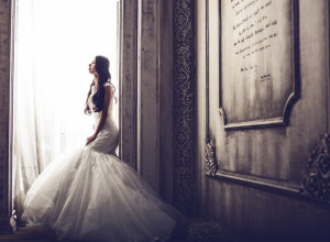 KUMIN GOVOR ŠOKIRAO JE SVE NA SVADBI: Mlada je završila u suzama nakon burnih reči koje je izgovorila njena najbolja drugarica, a njena ispovest je izazvala salvu negativnih komentara! (FOTO)