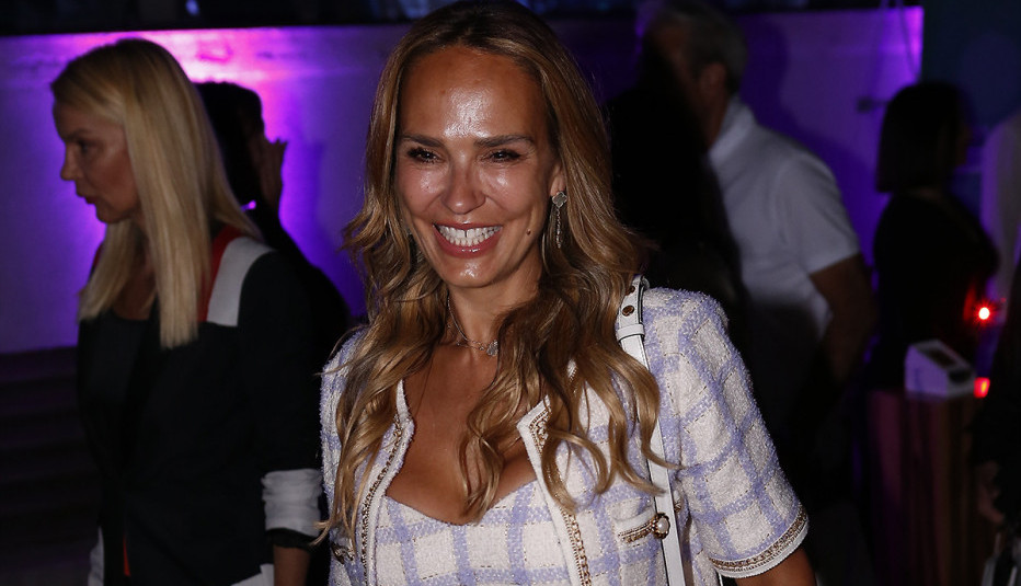 ZASIJAO PRSTEN NA RUCI MARIJANE MATEUS: Dizajnerka zablistala u belom, komentari samo pljušte (FOTO)