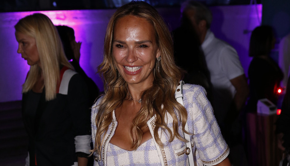 ZASIJAO PRSTEN NA RUCI MARIJANE MATEUS: Dizajnerka zablistala u belom, komentari samo pljušte (FOTO)