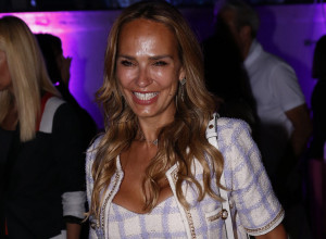 ZASIJAO PRSTEN NA RUCI MARIJANE MATEUS: Dizajnerka zablistala u belom, komentari samo pljušte (FOTO)