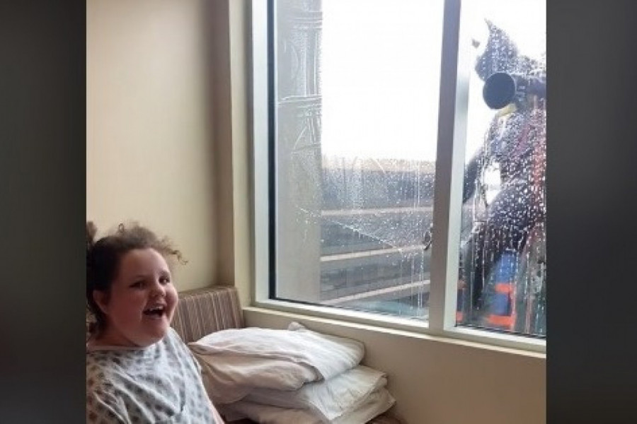 ON NIJE SPAJDERMEN NI BETMEN VEĆ HEROJ IZ REALNOG ŽIVOTA: Niko ne zna ko se krije ispod kostima, a on tvrdi da ima specijalnu misiju kojoj je posvećen (VIDEO)