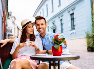 DA LI STE ČULI ZA METODU TROUGLA: Oni koji su je isprobali tvrde da deluje i da na ovaj način možete navesti bilo koga da se zaljubi u vas