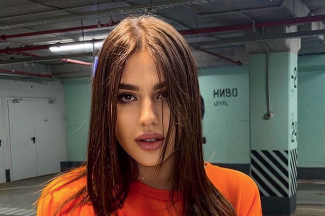 " DA LI TATA PRATI TVOJE OBJAVE": Ćerka Zdravka Čolića objavila vrele slike iz Grčke  (FOTO)