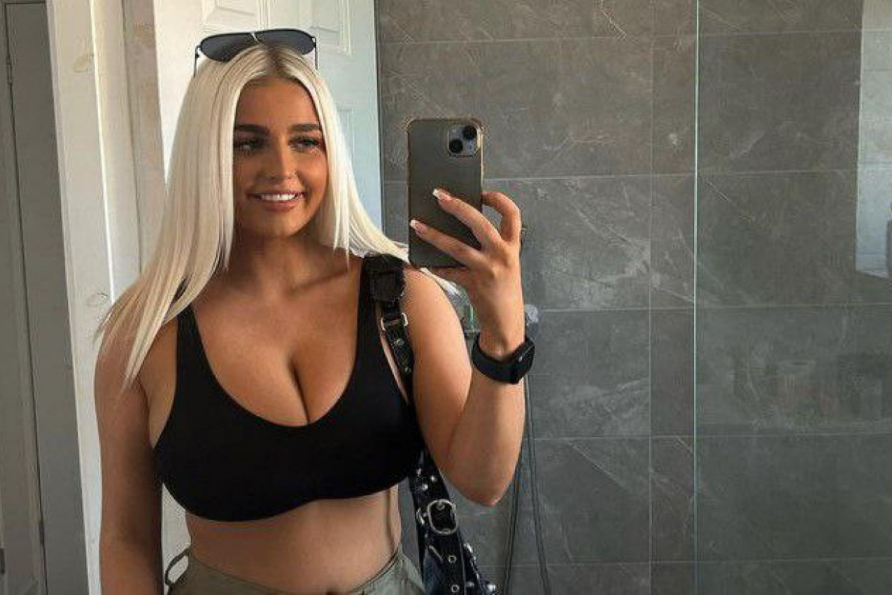 NJENO PRIRODNO BUJNO POPRSJE PREDMET JE STALNIH RASPRAVA: Muškarci su zagledani u njenu dušu, kritike trpi od starijih žena, a dobija i bizarne ponude (FOTO+VIDEO)