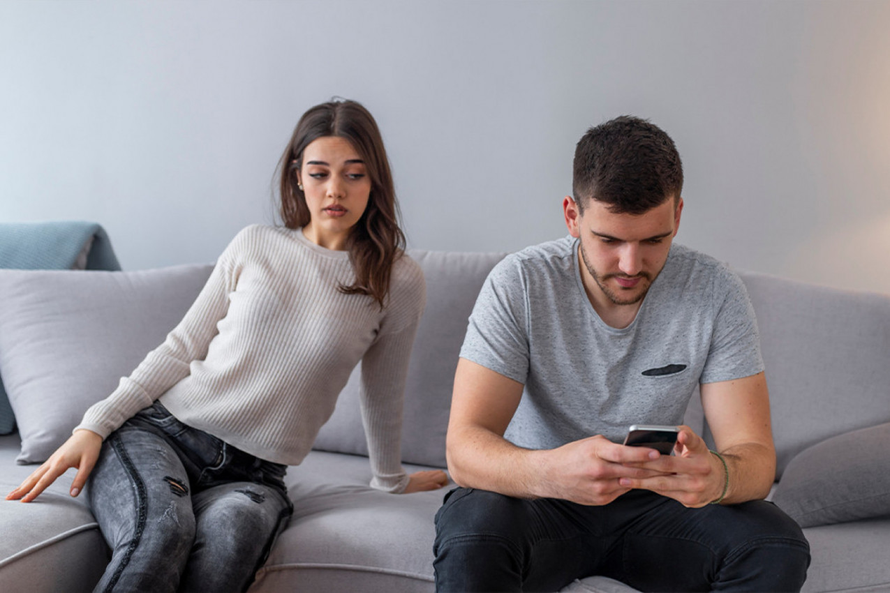 DEČKO JE ODBIJAO INTIMNE ODNOSE S NJOM A ONDA JE SAZNALA SUROVU ISTINU: "Bolje da nisam videla to što jesam, ostala sam zapanjena!"