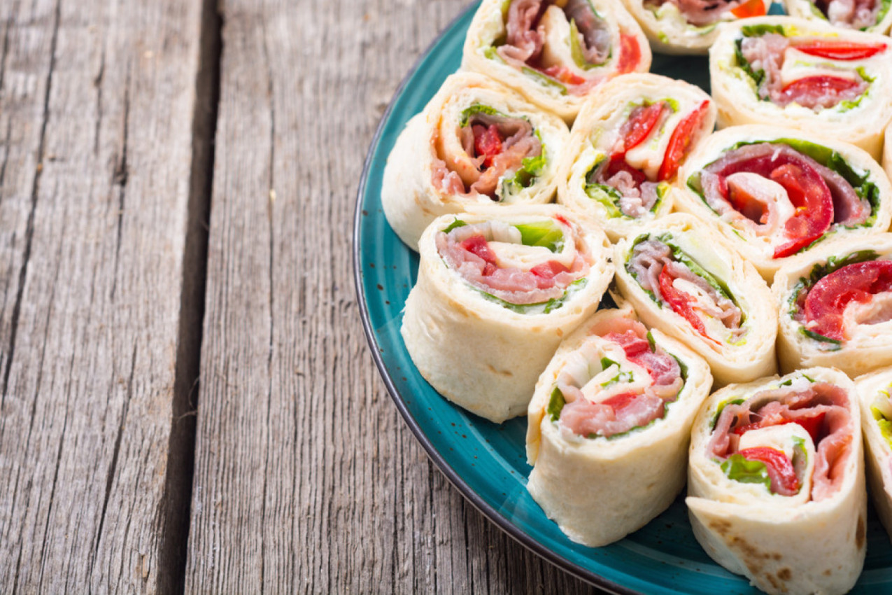 TORTILJA SA ĆURETINOM I POVRĆEM: 7 sastojaka tri minuta posla i ručak je gotov bez kuvanja