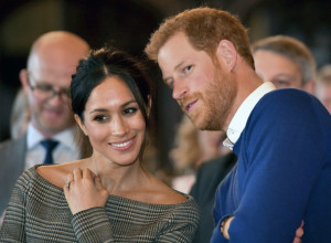 KRALJ IH IZBACIO NA ULICU, ALI SPREMAJU MU OSVETU: Hari i Megan imaju opasan plan, kako li će porodica ovo podneti?