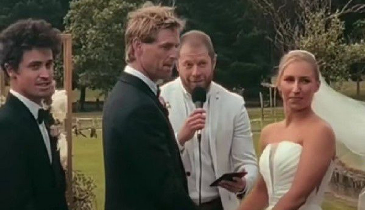 MATIČAR JE ZATRAŽIO BURME NI NE SLUTIVŠI ŠTA ĆE SE POTOM DESITI: Gosti su suznih očiju gledali scenu koja se odvijala pred njima (FOTO+VIDEO)