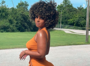 ANGAŽOVALI SU PLUS SAJZ MODEL ZA REKLAMU KUPAĆIH KOSTIMA: Ono što su uradili podiglo je ljude na noge, negativni komentari ne prestaju da se nižu (FOTO)