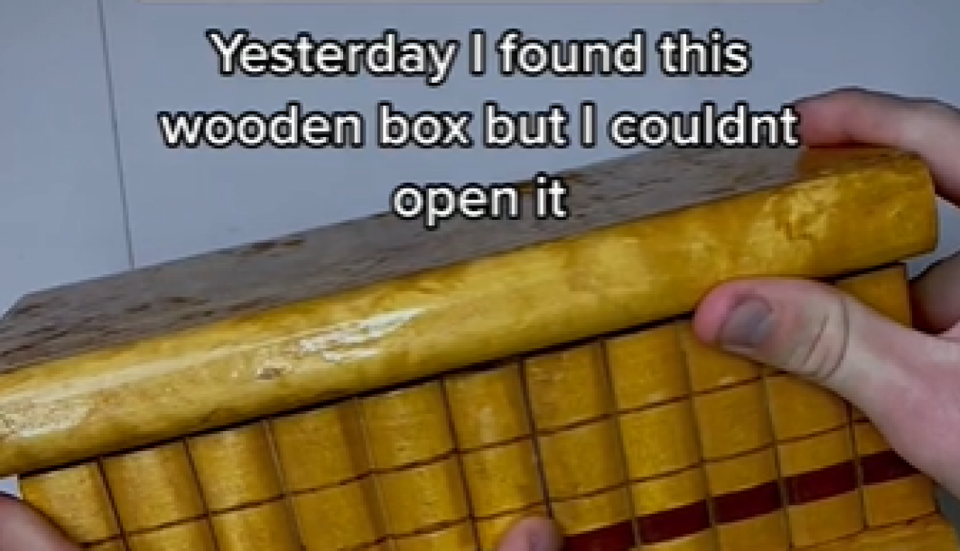 PRONAŠAO JE NEOBIČNU KUTIJU, KADA JE OTVORIO OSTAO JE U NEVERICI: Ono što se skrivalo u njoj je neprocenjive vrednosti (VIDEO)