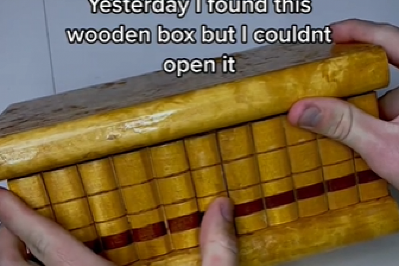 PRONAŠAO JE NEOBIČNU KUTIJU, KADA JE OTVORIO OSTAO JE U NEVERICI: Ono što se skrivalo u njoj je neprocenjive vrednosti (VIDEO)