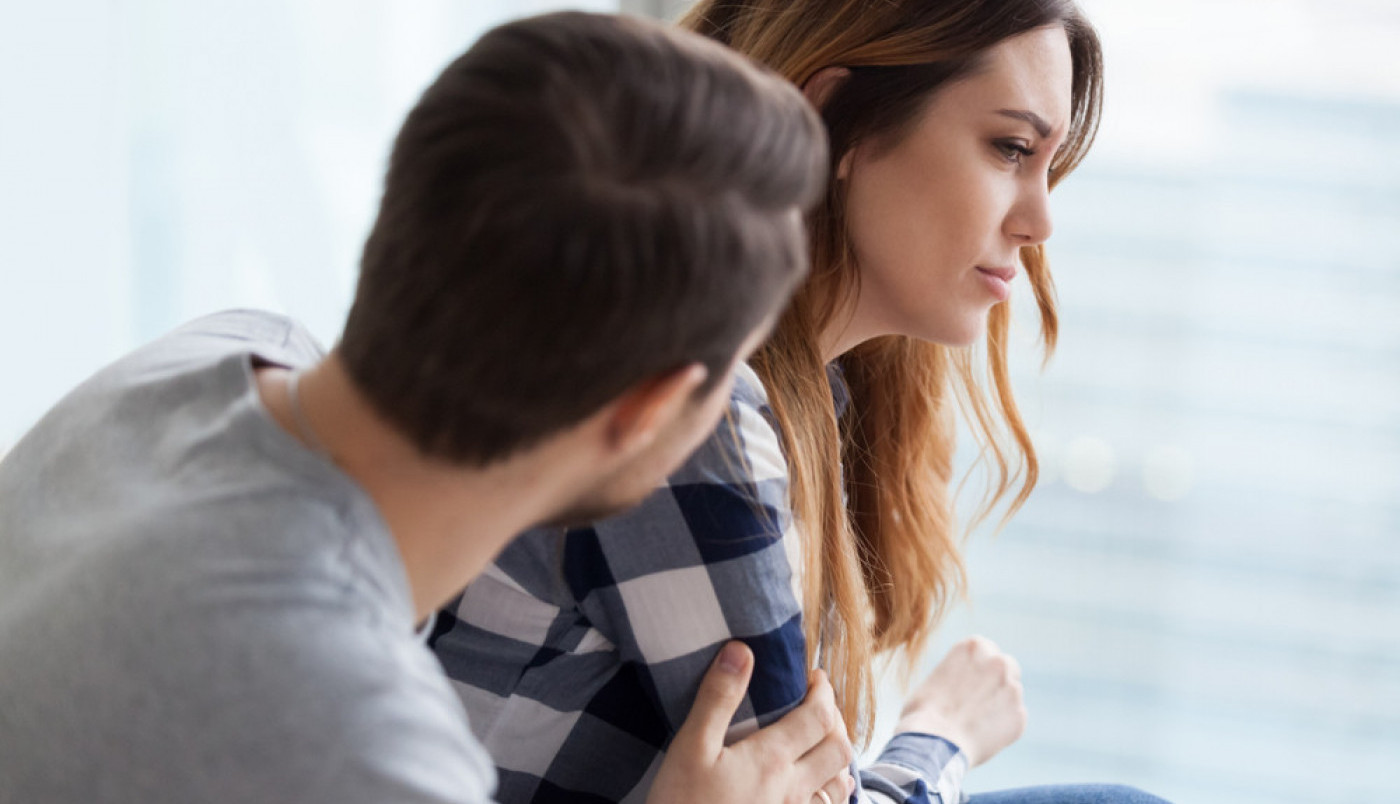 MESECIMA SU BILI U VEZI, ONDA JOJ JE SAOPŠTIO BOLNU ISTINU: Sve vreme mu je slepo verovala, sada proživljava agoniju (FOTO)