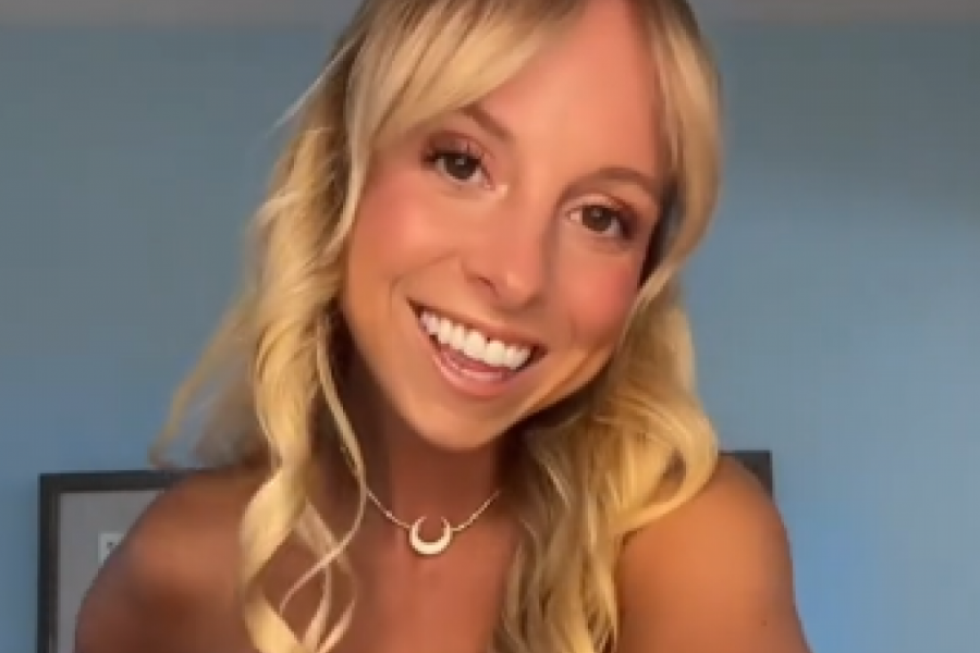 LILI JE NEODOLJIVA PLAVOKOSA LEPOTICA: Muškarci su ludeli za njom sve dok nije progovorila o svojoj tajni koja je šokirala svet (VIDEO)