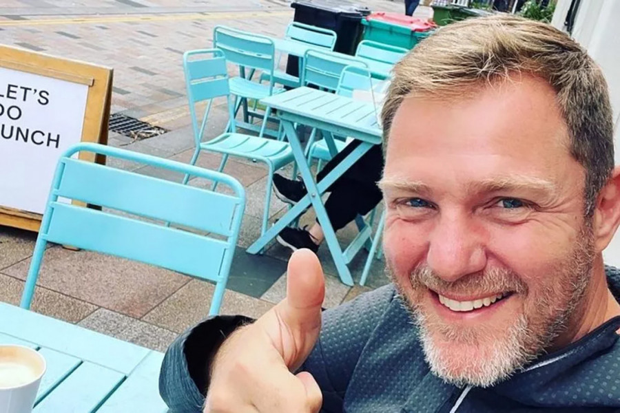 ŽIVEO JE NA ULICI UMORAN, GLADAN I IZNEMOGAO, A SADA JE MULTIMILIONER: Životna priča ovog hrabrog čoveka inspirisaće vas da uzmete stvari u svoje ruke (FOTO)