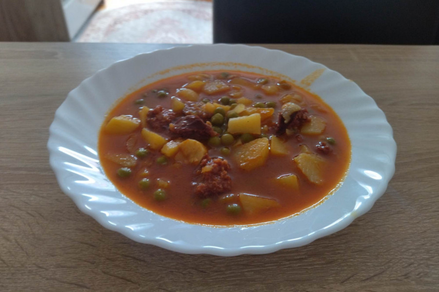 JUŽNJAČKI SPECIJALITET KOJEM NEĆETE ODOLETI: Ovakav paprikaš još niste jeli (FOTO)