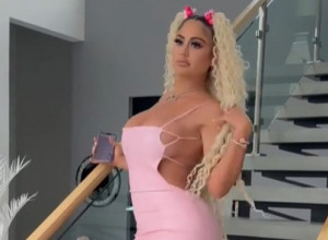 ZA NJOM UZDIŠU MUŠKARCI ŠIROM SVETA ALI NEĆE DA JE OŽENE: Zbog ovih snimaka svi beže od ove plavuše, a pominju se i milioni (VIDEO)