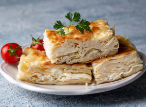 BRZA PITA SA SIROM: Domaći spacijalitet spreman za samo 15 minuta (FOTO)