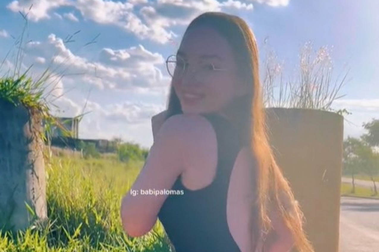 TRAŽI DEČKA IZ INDUSTRIJE ZA ODRASLE: Neće više da gubi vreme, a ovo je spisak njenih zahteva koje muškarac mora da ispuni  (VIDEO)