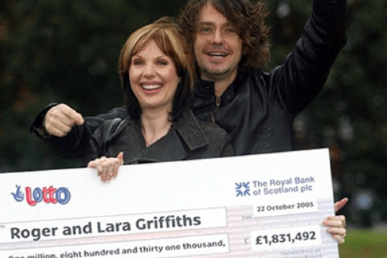 OSVOJILI SU NA LUTRIJI DVA MILIONA EVRA: Potrošili sve do poslednjeg dinara, a onda su usledile poruke koje su sve uništile (FOTO+VIDEO)