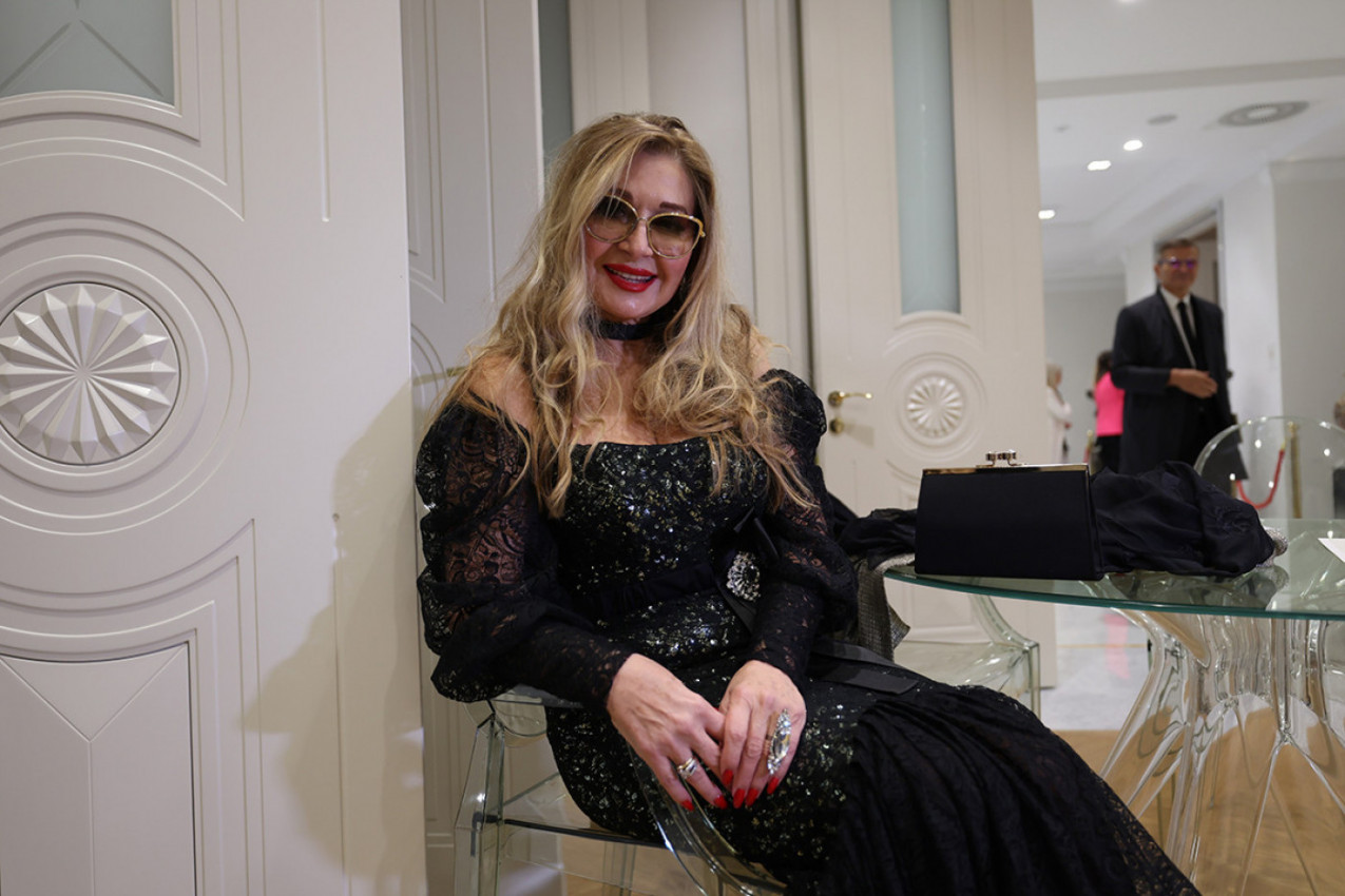 DANICA MAKSIMOVIĆ U NEPROHODNOM MASLINJAKU U BIKINIJU I ŠTIKLAMA: "Ova diva me uvek raspameti, kao afrodizijak je!"