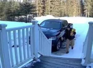 ŽENIN POTEZ GA JE DOTUKAO: Muškarac je želeo da iznenadi svoju suprugu, u par minuta sve se pretvorilo u katastrofu! (VIDEO)