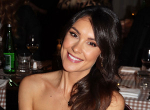 SVI SU GLEDALI U DEKOLTE DRAGANE MIĆALOVIĆ ZBOG JEDNOG DETALJA: Glumica rasplamsala maštu muškarcima(FOTO+VIDEO)