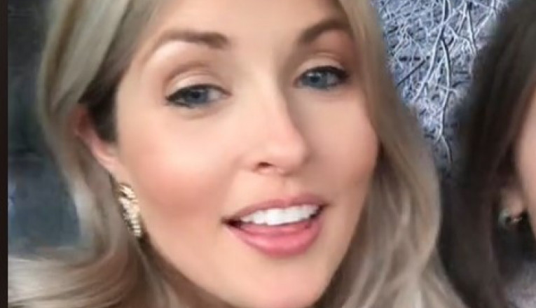 RODITELJIMA JE PRIZNALA TAJNU KOJU JE ČUVALA 25 GODINA: Jedan postupak je uticao na celu porodicu, niko nije bio spreman na ono što je usledilo (VIDEO)