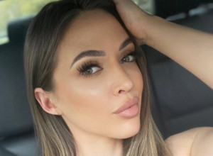 UPOZNAJTE ZAVODLJIVU LEJLU ZA KOJOM UZDIŠU MUŠKARCI: Svi žele da provedu makar 5 minuta u njenom društvu, evo čime ih osvaja (FOTO)