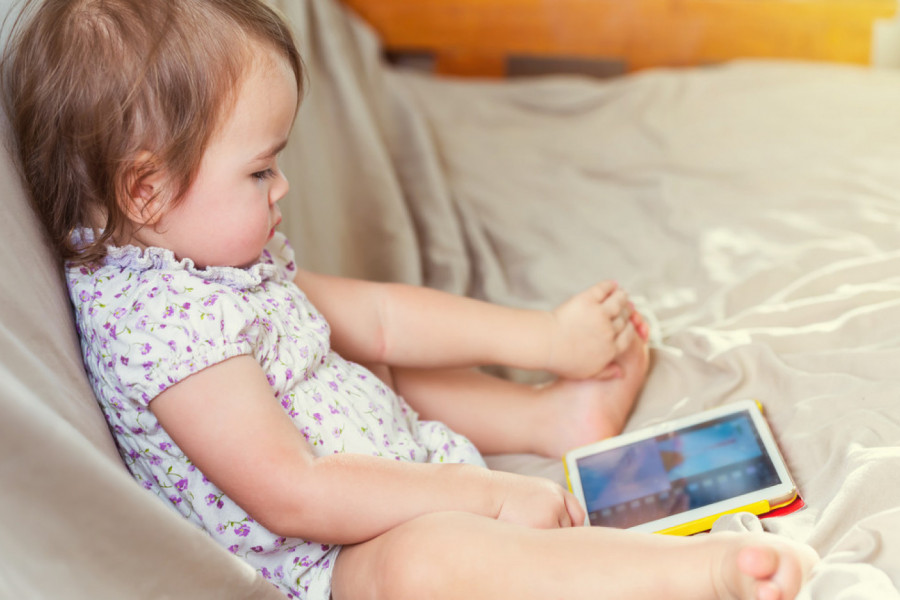 GLEDANJE CRTANIH FILMOVA MOŽE DA USPORI RAZVOJ GOVORA KOD DECE: Stručnjaci upozoravaju na niz negativnih faktora (FOTO)