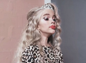 "MOJA MAMA ME VOLI SAMO KADA SAM NAŠMINKANA": Ova devojčica ima samo 9 godina, a ono na šta je roditelji teraju dovešće vas do suza (VIDEO)