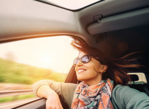 VOŽNJA KOLA SA SPUŠTENIM PROZORIMA MOGLA BI MNOGO DA VAS KOŠTA: Mehaničari upozoravaju na dodatne troškove (FOTO)