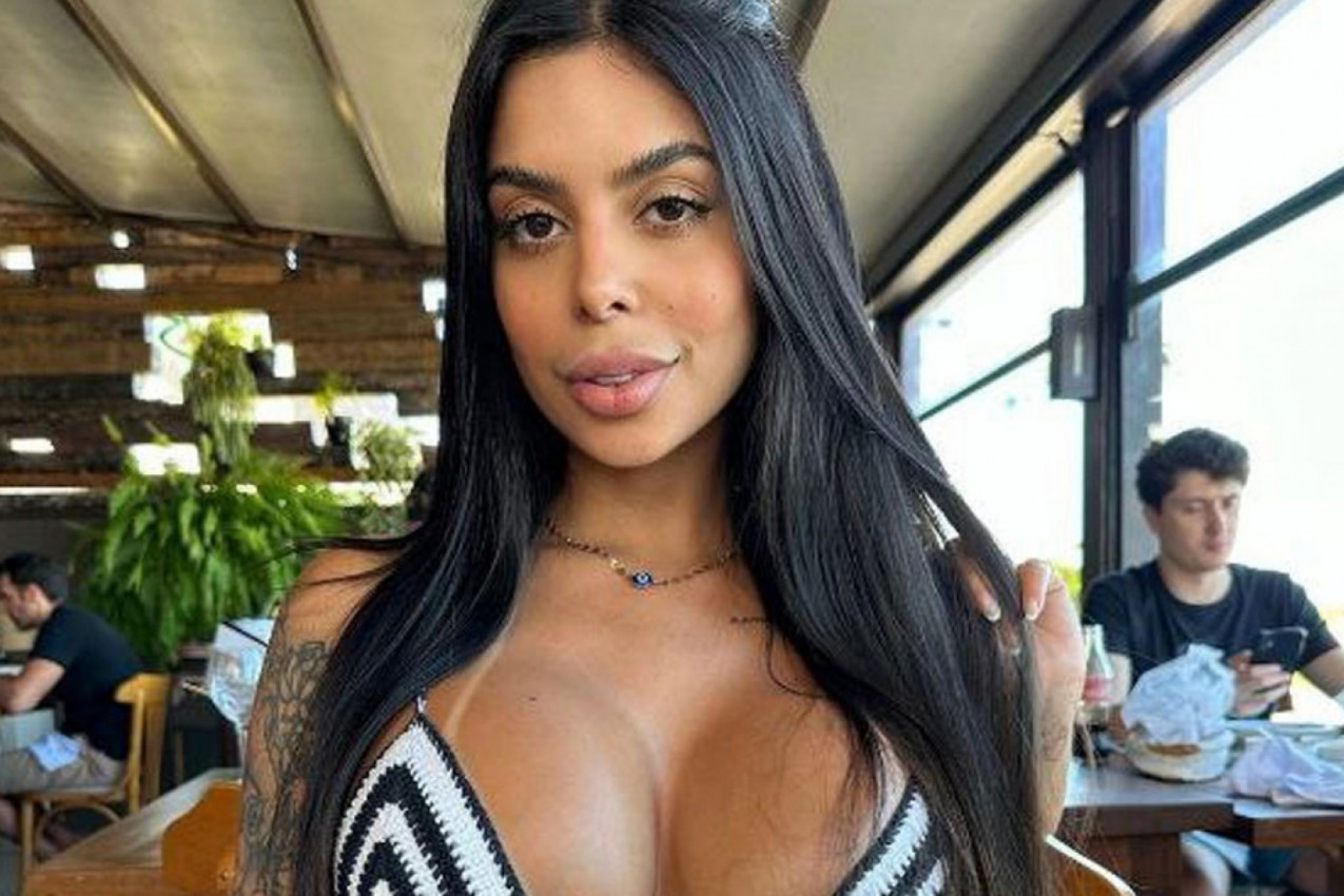 ATRAKTIVNA LEPOTICA IZBAČENA IZ TRŽNOG CENTRA: Objašnjenje je krajnje neverovatno, društvene mreže bruje o celoj situaciji (VIDEO)