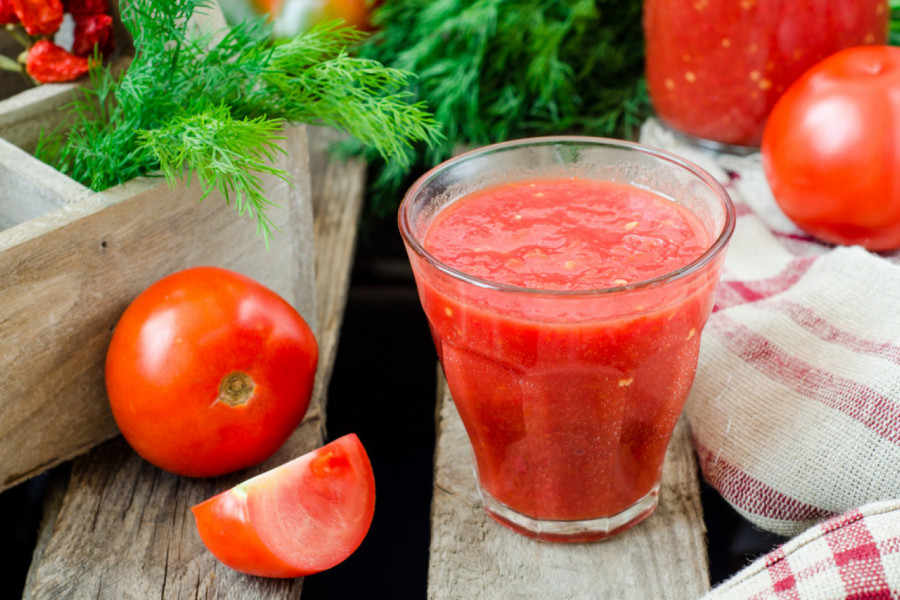 EVO KAKO DA NAJBOLJE SKUVATE PARADAJZ: Jednostavna priprema za omiljen dodatak jelima (FOTO)