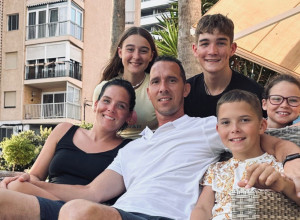 REZERVISAO JE VILU ZA ŠESTOČLANU PORODICU: Od očekivanog luksuza zatekli su samo prazan aerodrom, a evo šta su platili još 1.400 evra! (FOTO)