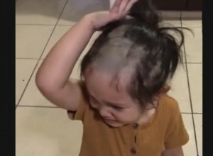 MAJKA JE DEVOJČICU NA TREN OSTAVILA SAMU, ONO ŠTO JE ZATEKLA OSTAVILO JE U ŠOKU: Nije ni slutila da bi ovako nešto moglo da se desi (VIDEO)