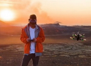 PRIBLIŽIO SE AKTIVNOM VULKANU KAKO BI NAPRAVIO SAVRŠEN SNIMAK: Bio je dovoljan delić sekunde i užarena lava ga je progutala! (VIDEO)