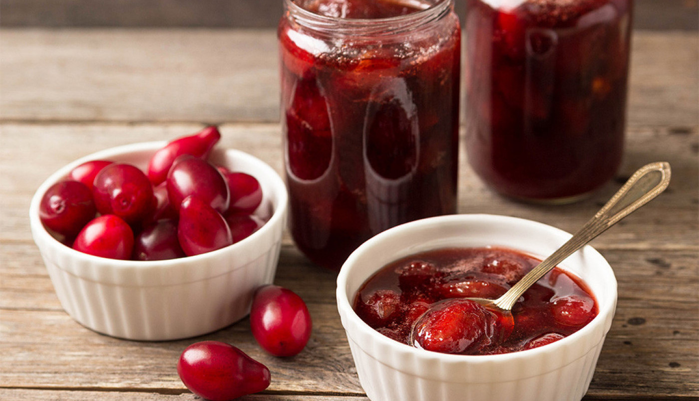DOMAĆI DŽEM OD DRENJINA: Bez ovoga nema zimnice, a pravi se od svega dva sastojka