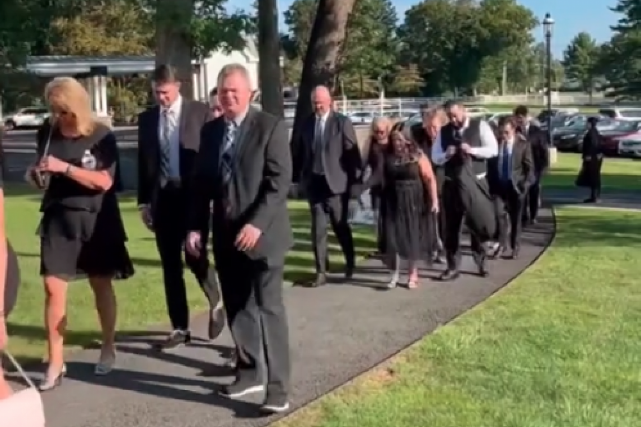 UMESTO ČESTITKI IZJAVILI JOJ SAUČEŠĆE: Mlada je isplanirala svoj najlepši dan i od gostiju je imala samo jedan zahtev, nije ni slutila šta će se desiti(VIDEO)