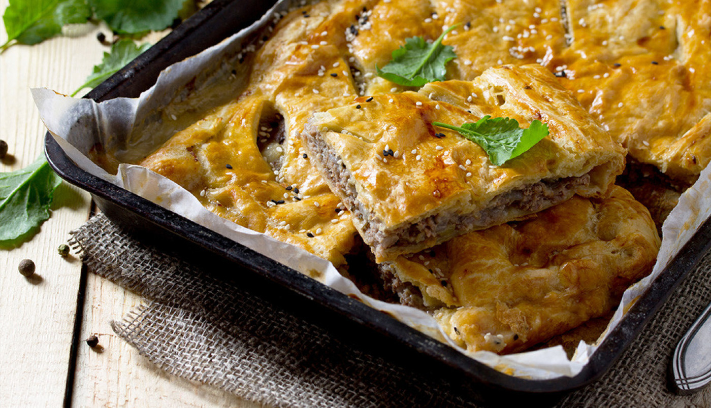 STARINSKI RECEPT SA JUGA SRBIJE: Prelivena pita s mesom neodljivog ukusa koju morate probati