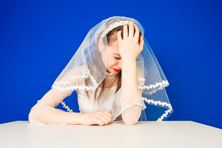 NEOČEKIVANI POTEZ MLADE ODMAH POSLE VENČANJA: Nisu ni izašli iz zgrade opštine a ona se u venčanici vratila kod matičara sa hitnim zahtevom!