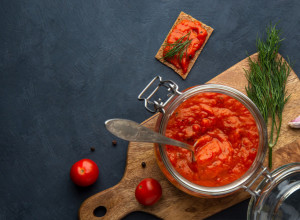 STARINSKI RECEPT ZA PINĐUR: Ovako su ga spremale naše bake, a ovo povrće nikad nisu stavljale