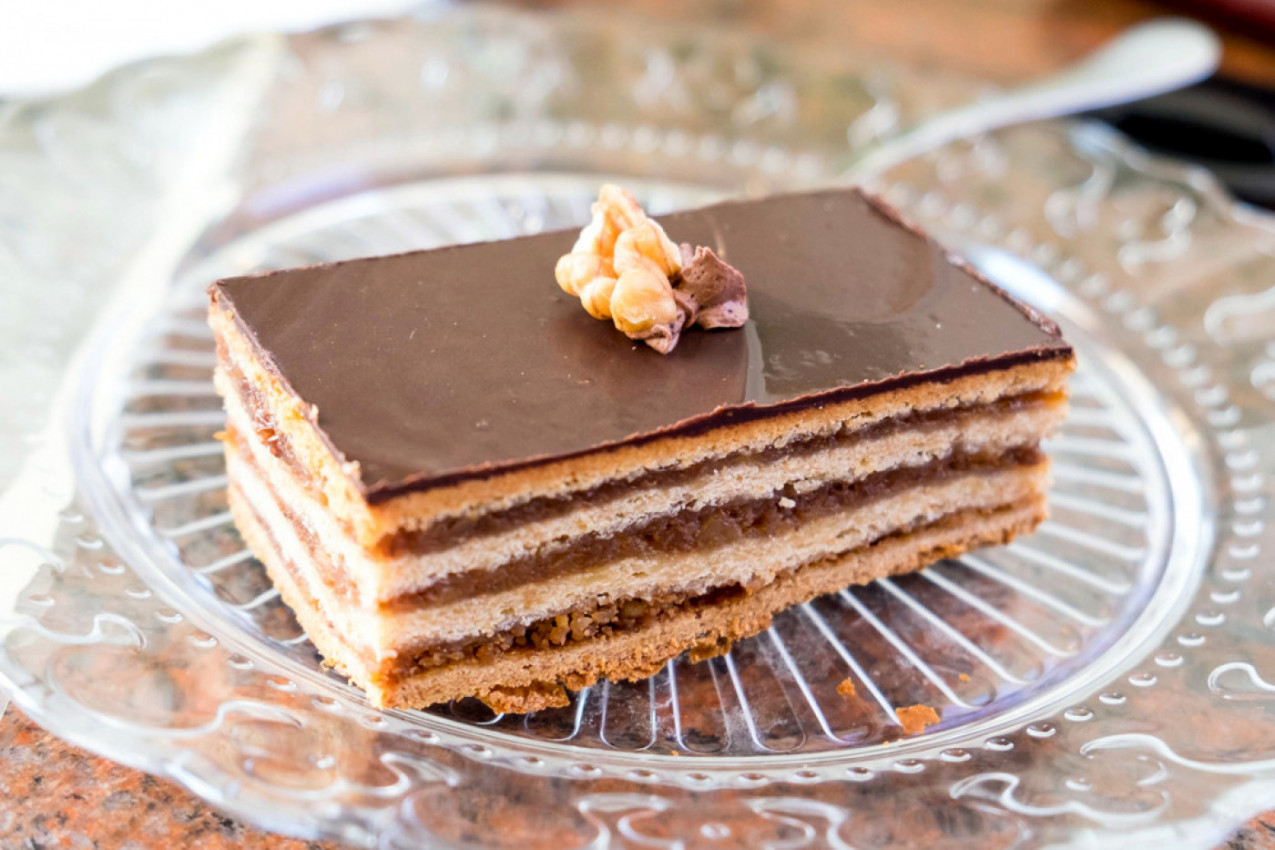 MAĐARICA: Torta koja se topi u ustima, a tajna je u ovim koricama koje se lako prave (FOTO)