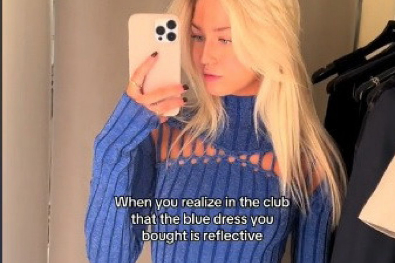 KUPILA JE HALJINU PUTEM INTERNETA I IZAŠLA U NOĆNI PROVOD: Kada se pojavila u klubu svi su je gledali, plavi komad odeće je "nestao" (VIDEO)