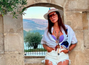 SNEŽANA DAKIĆ OTKRILA TAJNE LUKSUZNOG KRUZERA: Voditeljka u nikad izazovnijem izdanju, a svima je zapao za oko jedan detalj (FOTO+VIDEO)