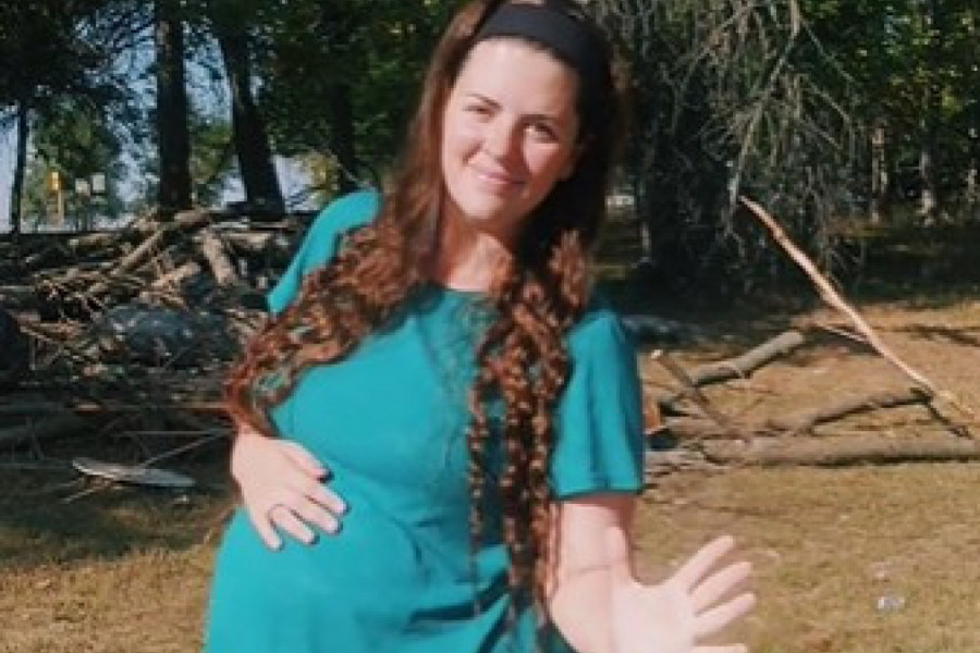 IMA SEDMORO DECE I ŽELI JOŠ DA RAĐA: Napadaju je zbog velikog broja mališana, a tek kad je otkrila kako oni žive nastao je haos (VIDEO)