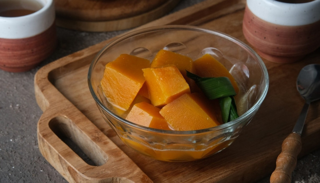 DINSTANA BUNDEVA SA ŠEĆEROM I CIMETOM: Sočna poslastica za manje od 150 dinara (FOTO)