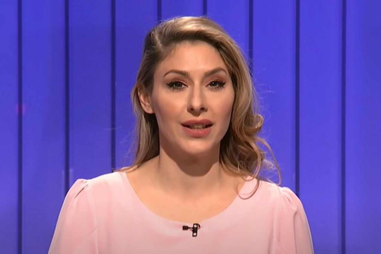 OVA LEPOTICA JE SESTRA KRISTINE RADENKOVIĆ: Voditeljka je dugo skrivala od javnosti, evo kako izgleda zanosna Marina (FOTO)