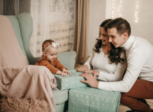 MAMA ZAMOLILA PORODICU I PRIJATELJE DA NJENOJ ĆERKI VIŠE NE KUPUJU POKLONE: Razlog je razbesneo mnoge na društvenim mrežama! (FOTO)