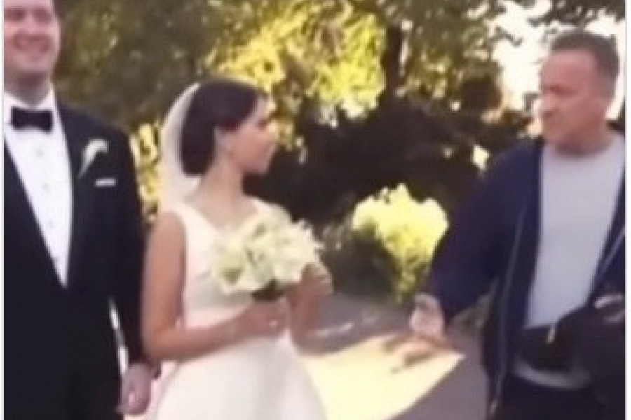 MLADENCI SU POZIRALI U PARKU, A ONDA SE POJAVIO TOM HENKS: Posle njegovog gesta mlada je počela da vrišti! (VIDEO)