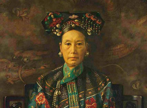 OD KONTROVERZNE KONKUBINE DO KRALJICE: Vladala je Kinom iz senke, a afera u vezi njenog sina ledi krv u žilama (FOTO)